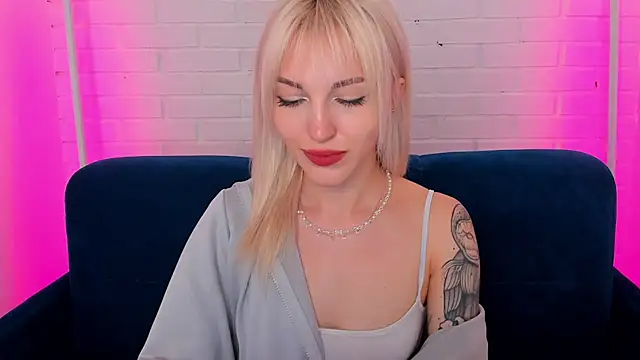 LisaFoxyMe online show from 07-09-26, 01:42