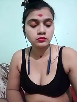 Snapshot of Kavya-Tiwari chatting on 06-02-26, 05:15 Kavya-Tiwari online show from 06-02-26, 05:15