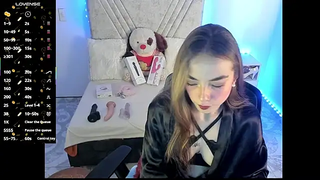 Snapshot of Mia_Victoria22 chatting on 05-28-26, 03:20 Mia Victoria22 online show from 05-28-26, 03:20