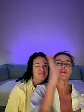 Snapshot of PleasureWeCouple chatting on 10-18-25, 04:08 PleasureWeCouple online show from 10-18-25, 04:08