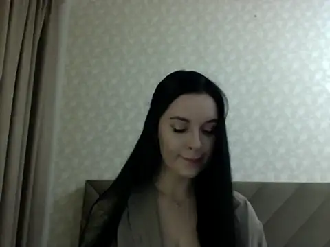 Snapshot of Lulii24 chatting on 10-31-25, 12:44 Lulii24 online show from 10-31-25, 12:44
