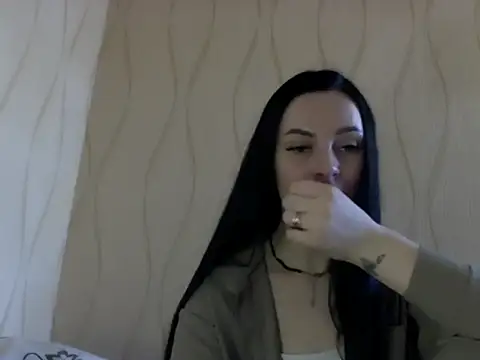 Snapshot of Lulii24 chatting on 12-18-25, 01:06 Lulii24 online show from 12-18-25, 01:06