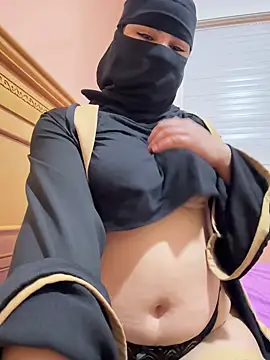 Snapshot of _Laiali_ chatting on 09-20-25, 12:28 Laiali online show from 09-20-25, 12:28