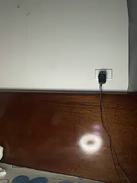 Snapshot of Meowyeuk6 chatting on 09-25-25, 04:27 Meowyeuk6 online show from 09-25-25, 04:27