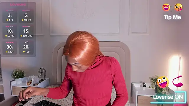 Anamonrroe online show from 10-06-25, 12:02