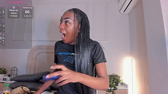 Anamonrroe online show from 10-26-25, 12:44