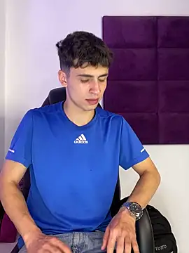 AdrianRinaldi online show from 09-18-25, 08:33