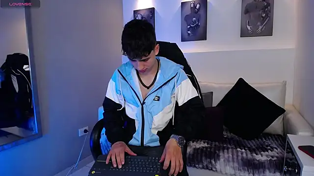 AdrianRinaldi online show from 09-23-25, 08:12