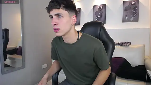 AdrianRinaldi online show from 09-24-25, 08:34