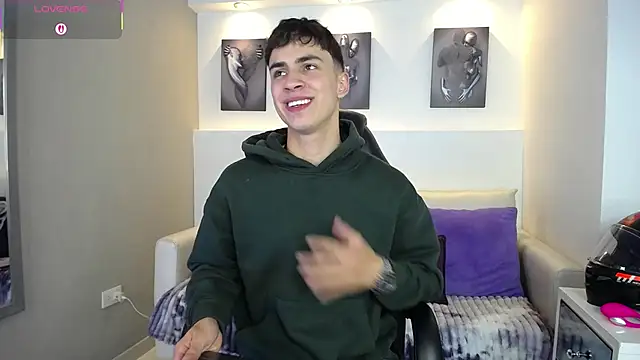 AdrianRinaldi online show from 10-04-25, 08:29