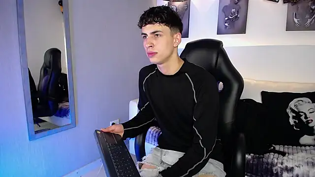 AdrianRinaldi online show from 10-09-25, 08:07