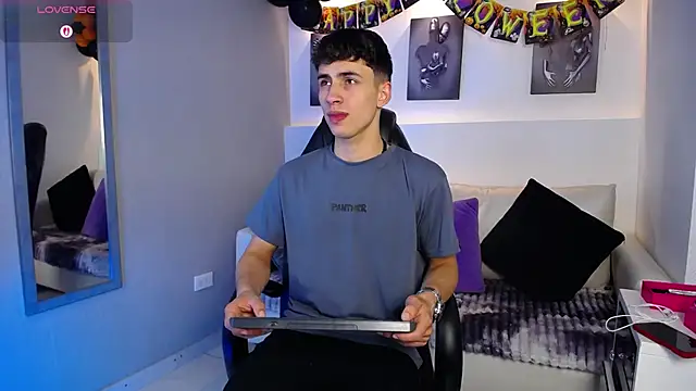 AdrianRinaldi online show from 10-16-25, 09:05