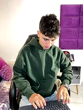 AdrianRinaldi online show from 10-22-25, 07:35