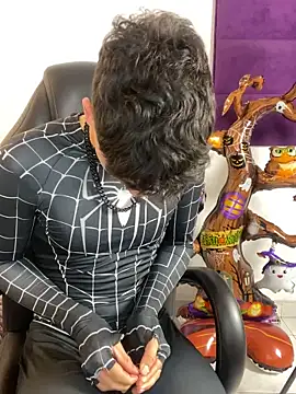 AdrianRinaldi online show from 10-24-25, 08:05