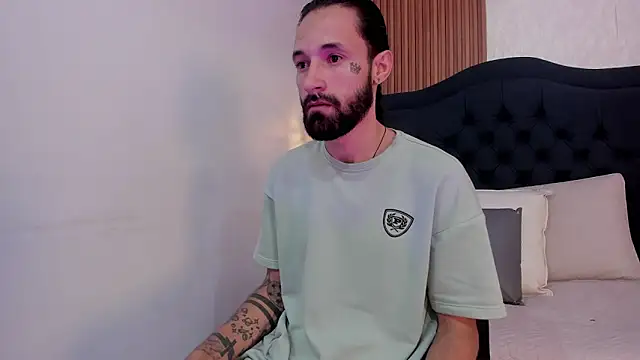 Hisoka 011 online show from 04-14-26, 07:53