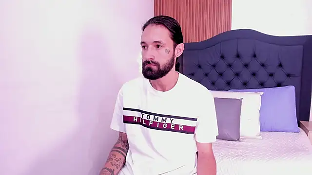 Hisoka 011 online show from 06-02-26, 07:38