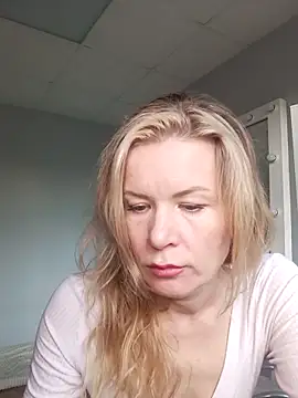 Julia Giulia online show from 03-21-26, 03:48