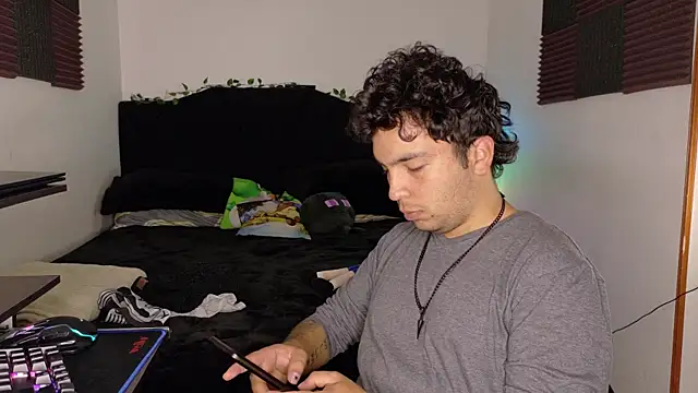 Snapshot of Conor_Taylor chatting on 04-10-26, 02:44 Conor Taylor online show from 04-10-26, 02:44