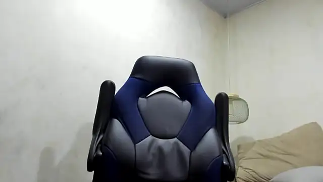 Snapshot of Bellion_grant chatting on 09-27-25, 02:44 Bellion grant online show from 09-27-25, 02:44