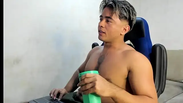 Snapshot of Bellion_grant chatting on 10-23-25, 12:21 Bellion grant online show from 10-23-25, 12:21