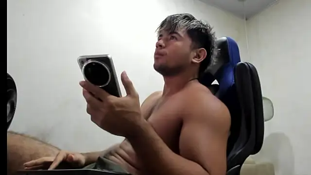 Snapshot of Bellion_grant chatting on 11-07-25, 01:33 Bellion grant online show from 11-07-25, 01:33