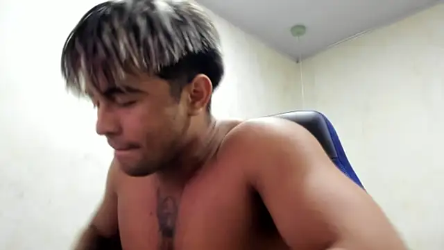 Snapshot of Bellion_grant chatting on 11-13-25, 01:54 Bellion grant online show from 11-13-25, 01:54