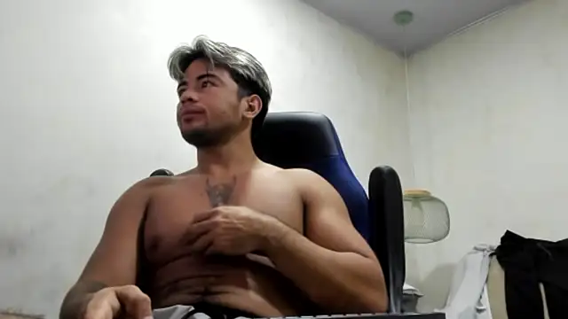 Snapshot of Bellion_grant chatting on 11-18-25, 02:10 Bellion grant online show from 11-18-25, 02:10