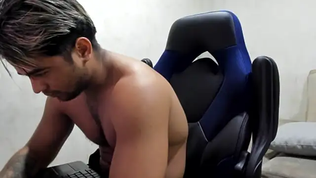 Snapshot of Bellion_grant chatting on 11-20-25, 02:28 Bellion grant online show from 11-20-25, 02:28