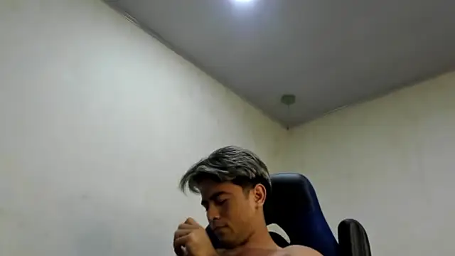 Snapshot of Bellion_grant chatting on 11-23-25, 01:16 Bellion grant online show from 11-23-25, 01:16