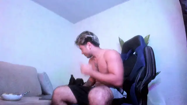 Snapshot of Bellion_grant chatting on 11-27-25, 01:35 Bellion grant online show from 11-27-25, 01:35