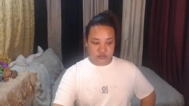 Hotcum ella online show from 03-18-26, 01:31