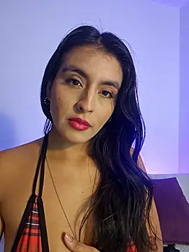 AliishaPss online show from 11-18-25, 06:45