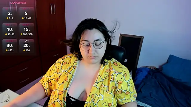 Snapshot of moira_smiler chatting on 08-01-26, 02:00 moira smiler online show from 08-01-26, 02:00