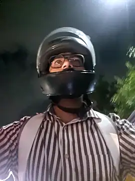 Snapshot of YoursThickDick chatting on 09-18-25, 04:09 YoursThickDick online show from 09-18-25, 04:09