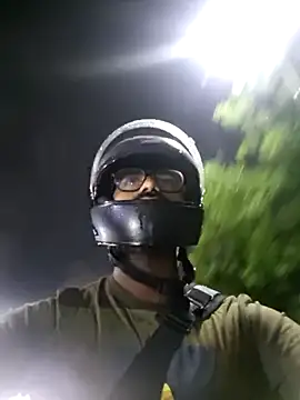 Snapshot of YoursThickDick chatting on 09-30-25, 04:12 YoursThickDick online show from 09-30-25, 04:12