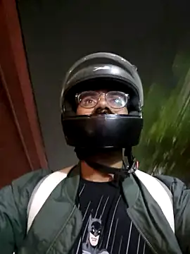 Snapshot of YoursThickDick chatting on 10-30-25, 04:08 YoursThickDick online show from 10-30-25, 04:08