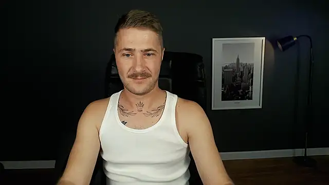 Snapshot of Mr_At_ chatting on 09-19-25, 07:21 Mr At  online show from 09-19-25, 07:21