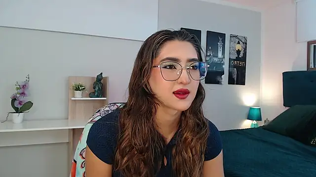 Snapshot of madame_lottie chatting on 10-16-25, 12:39 madame lottie online show from 10-16-25, 12:39