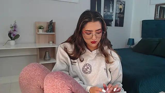 Snapshot of madame_lottie chatting on 10-29-25, 12:40 madame lottie online show from 10-29-25, 12:40