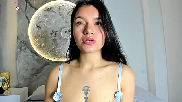 Snapshot of RoxanaBorns_ chatting on 11-09-25, 12:58 RoxanaBorns online show from 11-09-25, 12:58