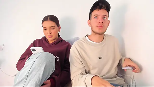 lara and danny online show from 11-06-25, 03:02