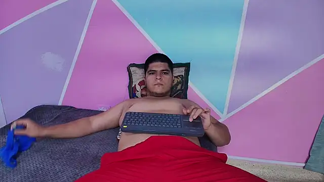 naomi campbel  online show from 02-18-26, 08:38