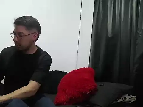 Snapshot of Letorres96 chatting on 04-13-26, 02:28 Letorres96 online show from 04-13-26, 02:28