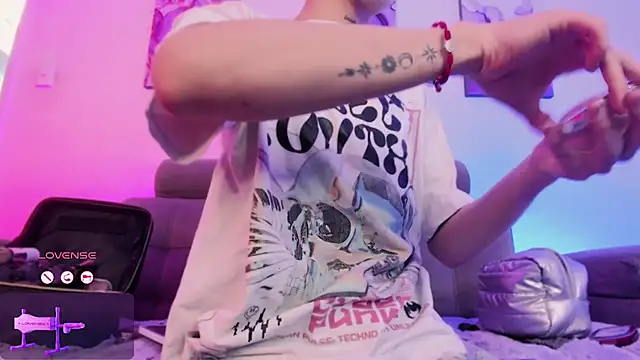 Snapshot of SebastianHilton chatting on 02-21-26, 12:39 SebastianHilton online show from 02-21-26, 12:39