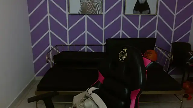 Adhara Kitten online show from 11-12-25, 01:11