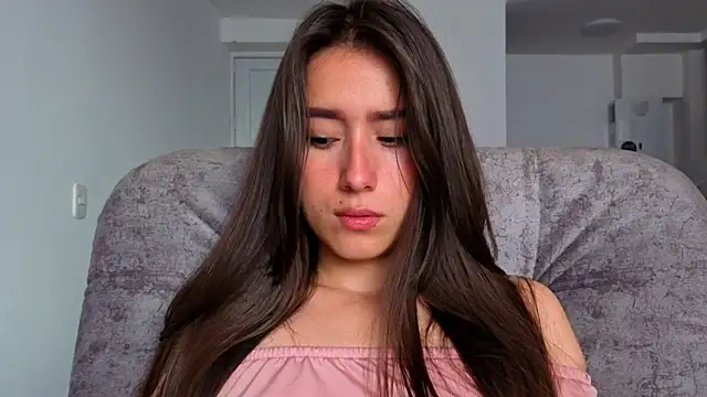 Snapshot of Adhara_Kitten chatting on 04-18-26, 01:48 Adhara Kitten online show from 04-18-26, 01:48