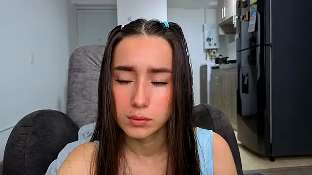Snapshot of Adhara_Kitten chatting on 05-20-26, 01:39 Adhara Kitten online show from 05-20-26, 01:39