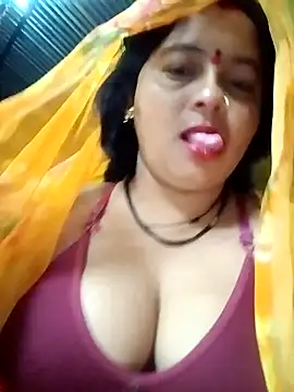 Snapshot of Hot_komal1 chatting on 05-18-26, 10:26 Hot komal1 online show from 05-18-26, 10:26