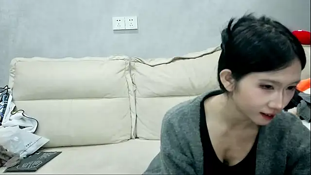 xiaoLI-2025 online show from 10-26-25, 02:56