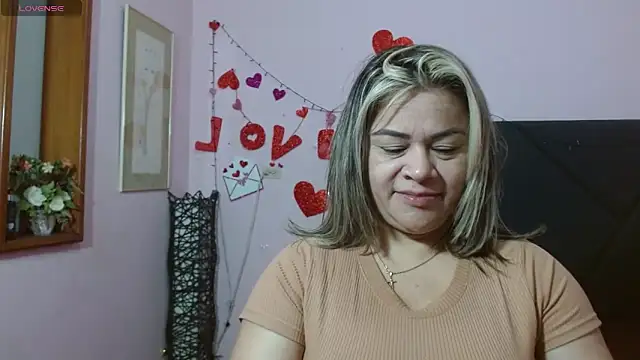 Snapshot of pamela_echeverria chatting on 06-06-26, 11:48 pamela echeverria online show from 06-06-26, 11:48